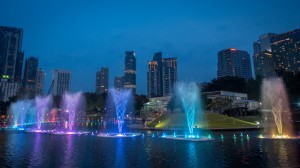 Brunnen vor den Petronas Towers